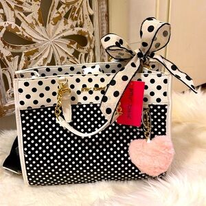 💗Betsey Johnson Black and White Polka Dot Satchel with Pink Heart Charm💕